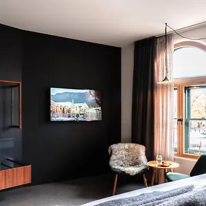 4* Hotel Moss