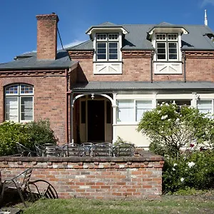 3* Bed & Breakfast Lowena Cafe And